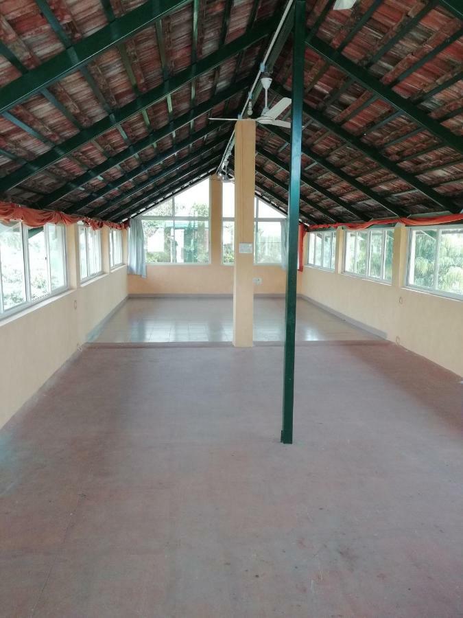 The Mountain Retreat Hotel Tiruvannāmalai Buitenkant foto